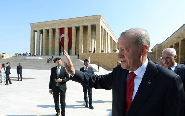 Erdoğan, 30 Ağustos dolayısıyla Anıtkabir'i ziyaret etti