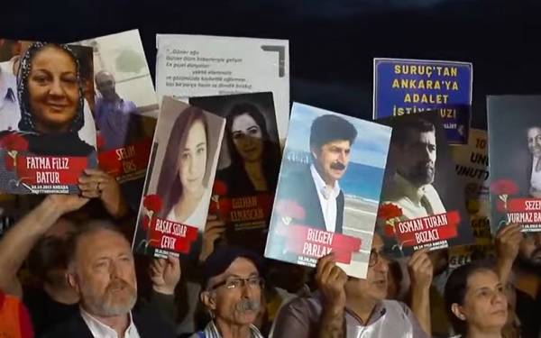 10 Ekim katliamında kaybedilenler İstanbul İskele Meydanı'nda da anıldı