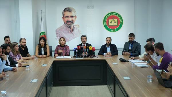 /haber/diyarbakir-barosundan-kurt-sorununda-cozum-raporu-300595