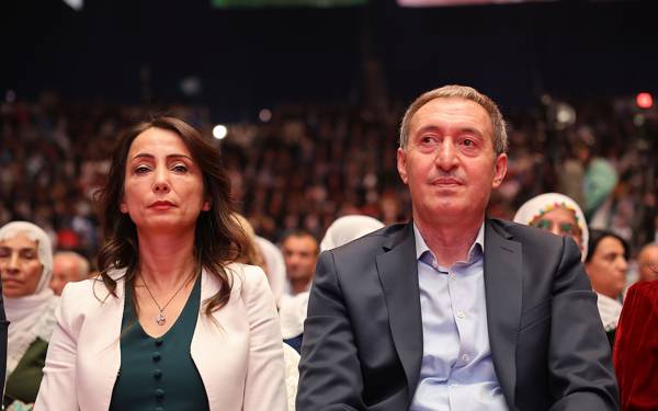 Hatimoğulları ve Bakırhan'dan Demirtaş'a ziyaret: Barış hapishanede konuşulmaz