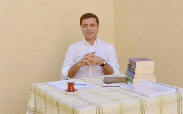 /haber/demirtas-ozel-gorusmesini-degerlendirdi-verimli-bir-tartisma-yuruttuk-300958