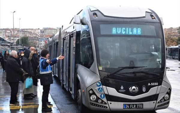 /haber/ilk-kadin-metrobus-denetim-amiri-aysegul-kaya-303036