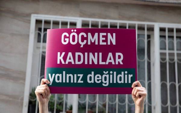 /haber/rusyali-feminist-nastya-davasi-yeniden-basliyor-303278