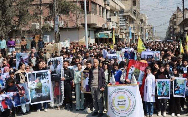 Suriye'de Kürtler, Alevi katliamlarına karşı sokağa çıktı