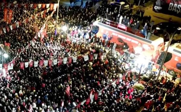 Özgür Özel üçüncü İstanbul mitinginde Başakşehir