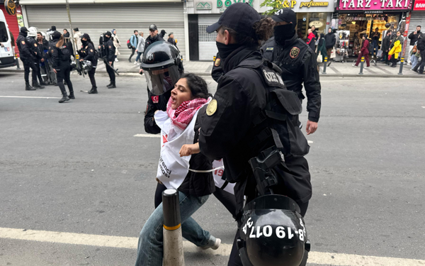 Şişli’den Taksim’e yürümek isteyenlere polis müdahalesi