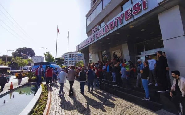 İzmir belediyelerinde grev kararı