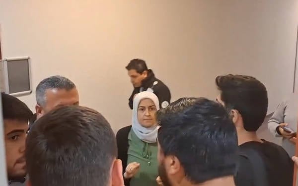 "Üniversiteler öğrencilerin zapturapt altına alacağı mekanlar değildir"