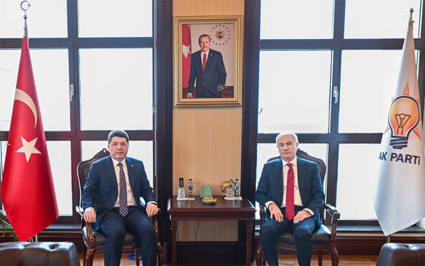İktidardan ‘hukuk devleti’ ve ‘yeni anayasa’ vurgusu