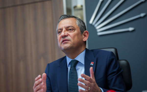 Özgür Özel: Kayyum atanırsa o binadan içeri giremez