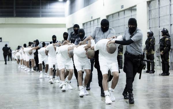 ABD 500 bini aşkın göçmene "ülkeden ayrılın" tebligatı yolladı