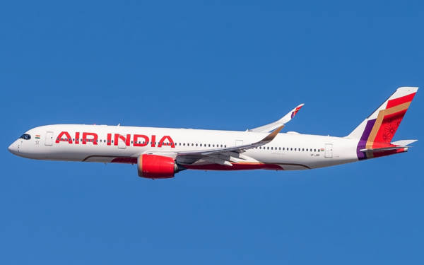 Air India uçağı bomba ihbarının ardından acil iniş yaptı