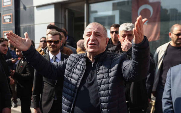/haber/umit-ozdag-a-2-yil-4-ay-hapis-cezasi-ve-tahliye-308504