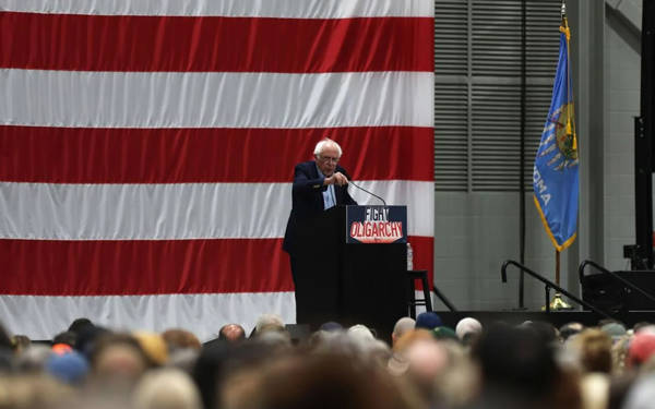 Bernie Sanders: ABD’nin, yalanlara dayalı başka bir Ortadoğu savaşına izin veremeyiz