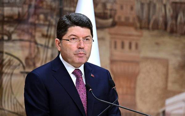 Wezîrê Dadê Yilmaz Tunç ji bo 10emîn Pakêta Darazê daxuyanî da