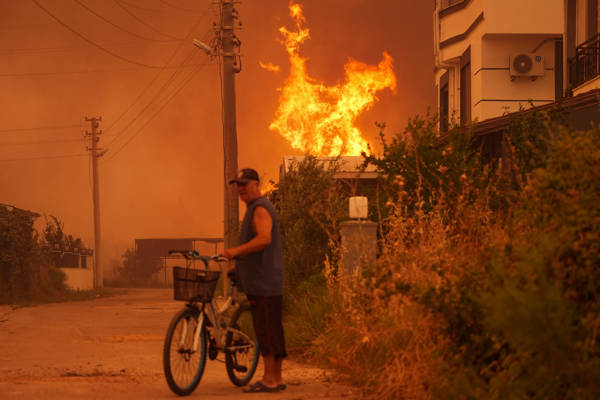 Massive wildfires sweep western Turkey as strong winds hamper response