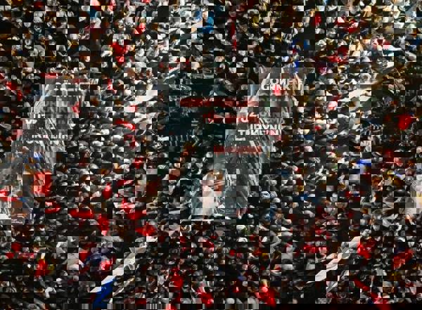 Özel’den Saraçhane çağrısı: Direnişin kalbindeyiz