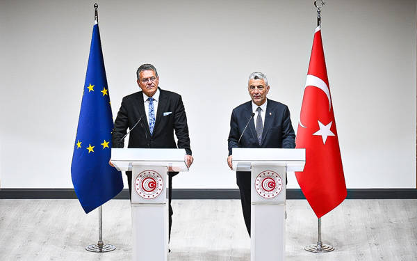 Ankara ve Brüksel ikili ekonomik ilişkilerin gidişinden memnun