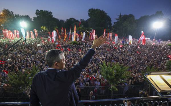 /haber/ozgur-ozel-meydan-okudu-sandik-gelecek-erdogan-gidecek-309038