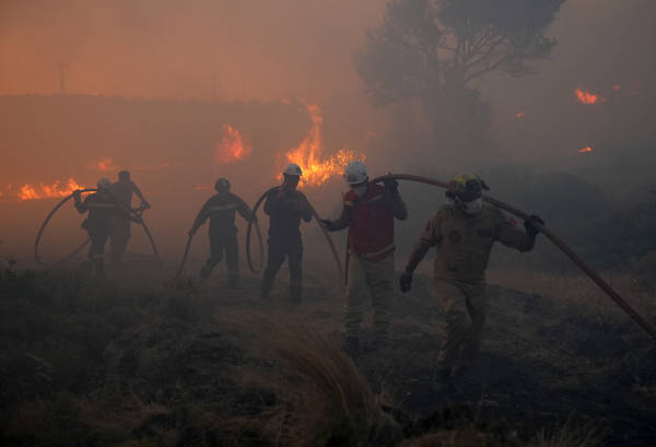 /haber/izmir-wildfires-continue-as-thousands-evacuated-309164