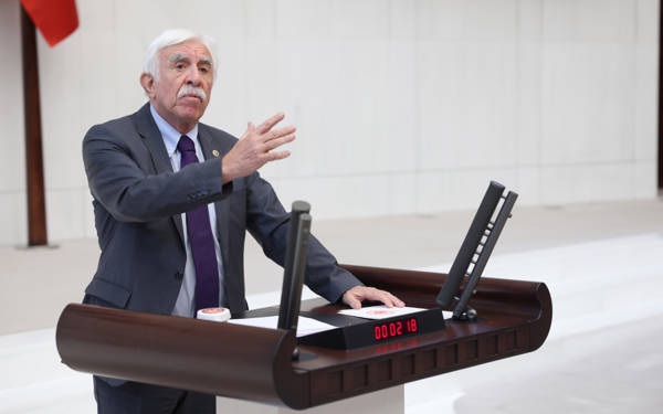 Cengiz Çandar: “Operasyonlar Türkiye'nin bir hukuk devleti değil polis devleti olduğu görüntüsünü veriyor”