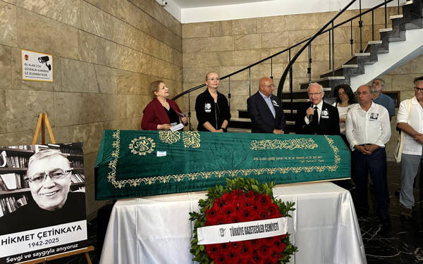 Hikmet Çetinkaya son yolculuğuna uğurlandı