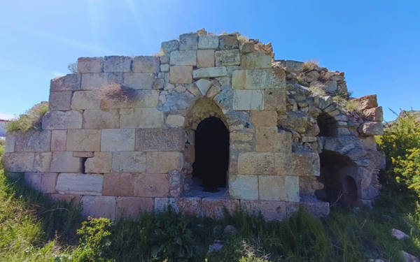 Sivas Surp Minas Kilisesi’ndeki kazılar, tarihi yapıyı harabeye çevirdi