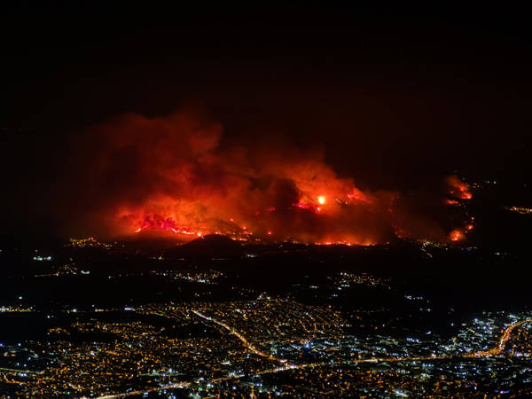 Major wildfire in Bursa forces evacuations