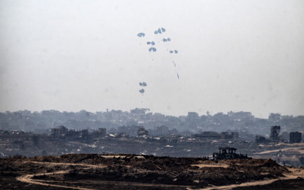 /haber/unrwa-israil-in-gazze-ye-havadan-yardim-atmasi-acligi-engellemeyecek-309866
