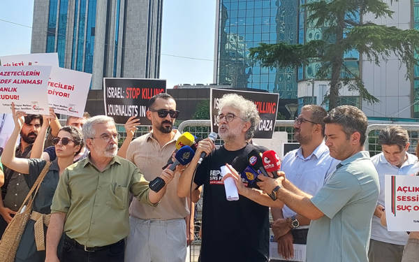 "İsrail, Gazze'deki gazetecileri aç bırakarak gerçekleri öldürüyor"