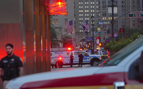 Manhattan’daki gökdelende silahlı saldırı: Beş ölü