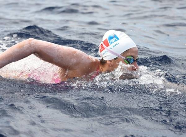 Bengisu Avcı "Okyanus 7'lisi"ni tamamladı: 14.5 saat akıntıya karşı yüzdüm