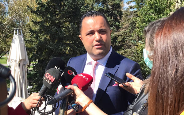 Avukat Rezan Epözdemir gözaltına alındı