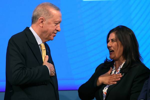 Nine opposition mayors join Erdoğan's party as CHP claims blackmail