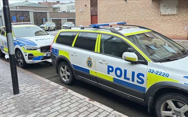 İsveç'te cami yakınında silahlı saldırı: 2 yaralı