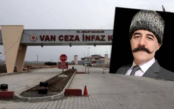 Çerkes öğretim görevlisi Bağlar bir aydır tutuklu