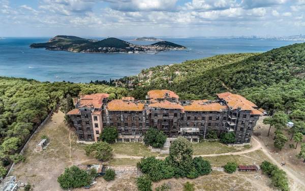 Büyükada Rum Yetimhanesi yıkım tehdidi altında: Ortak vicdanımızın sınavı