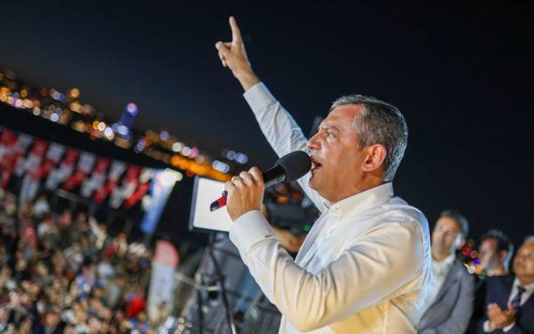 /haber/ozel-akp-kliklerinin-kavgasi-var-biz-yan-yana-ve-yuz-yuzeyiz-310668