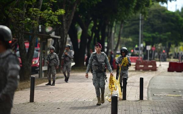 Kolombiya’da askeri hava üssü yakınında bombalı saldırı: 5 ölü, 36 yaralı