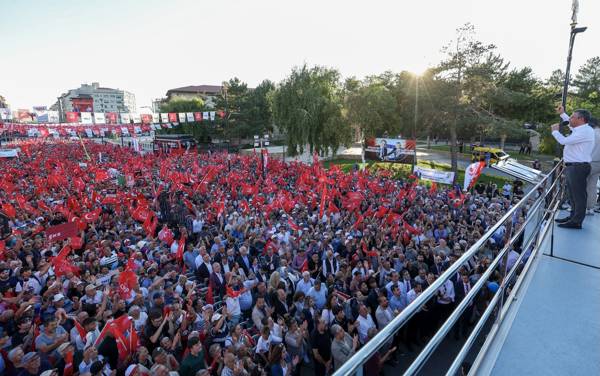 /haber/ozgur-ozel-onbinlerce-kisiye-seslendi-chp-iktidarinda-sivas-i-ayaga-kaldiracagiz-310763