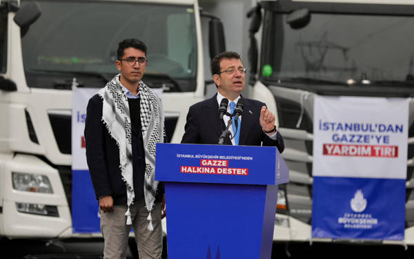 /haber/ekrem-imamoglu-akp-gazze-konusunda-zayif-kaldi-ses-cikaramadi-310825