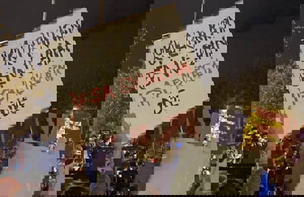 “Evet İslamcı ağabeyciğim, senin de uykuların kaçsın”