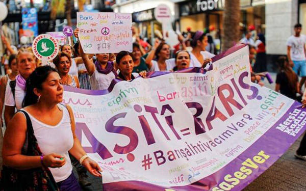 "Devlet başta Kürtler olmak üzere kendisini 'öteki olarak hisseden' tüm yurttaşlarla barışmalı"