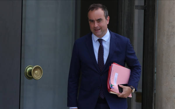 Macron Serokwezîrê nû yê Fransayê diyar kir