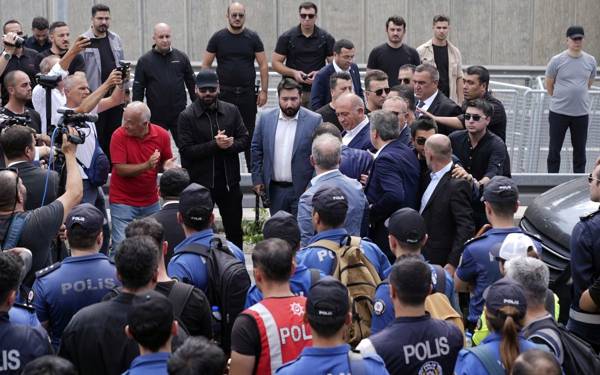 Dış basında Türkiye: CHP kararı üzerine söylenenler