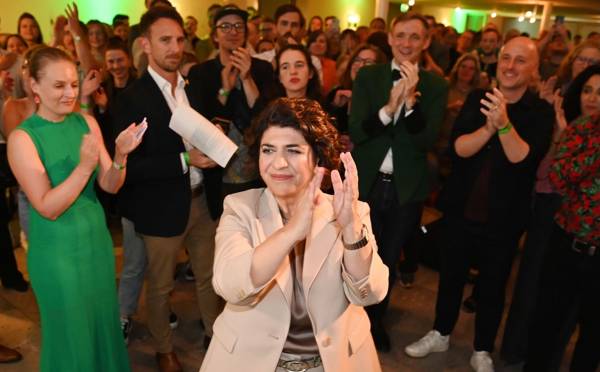 Berîvan Aymaz (Yeşiller) ve Torsten Burmester (SPD) Köln Belediye Başkanlığı için ikinci turda