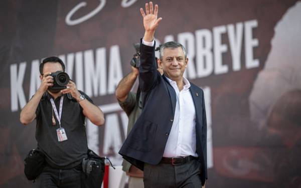 Prof. Dr. Sözüer’den kurultay davasına bilimsel mütalaa