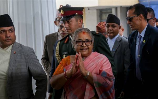 Sushila Karki: Nepal'in ilk kadın başyargıcından geçici başbakanlığa