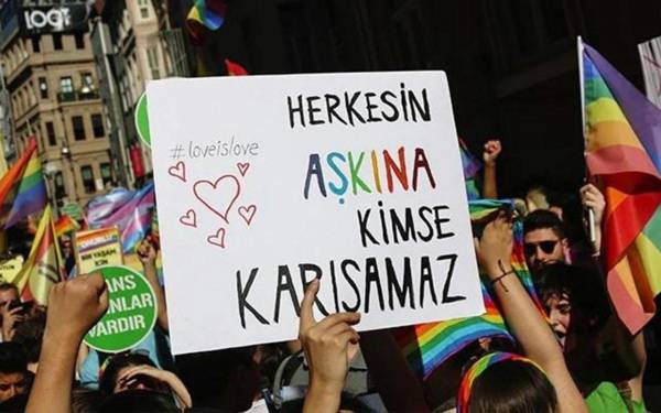 Bi+seksüel Görünürlük Günü kutlu olsun!