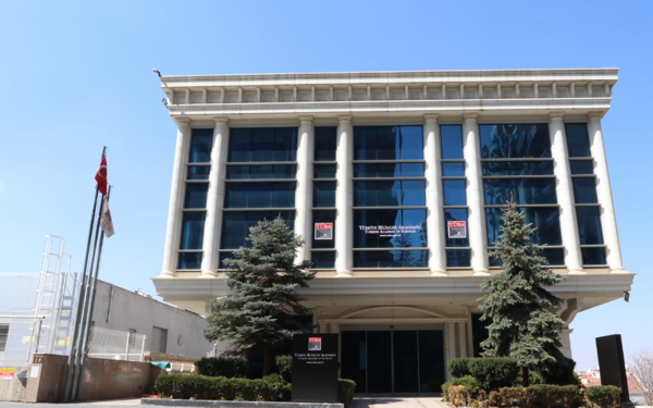 Araştırma bütçesinden akıllı saat, cep telefonu, hikaye kitabı ve roman çıktı